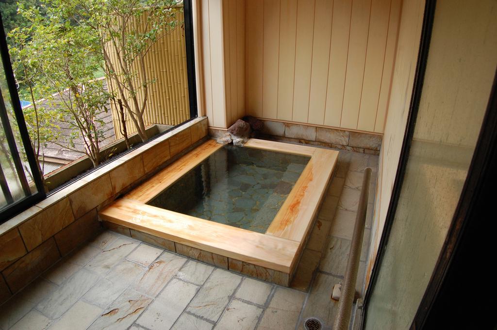Sawatari Onsen Miyataya Ryokan Nakanojo Экстерьер фото