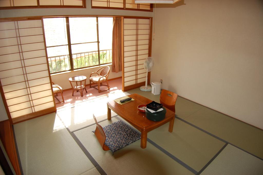 Sawatari Onsen Miyataya Ryokan Nakanojo Номер фото